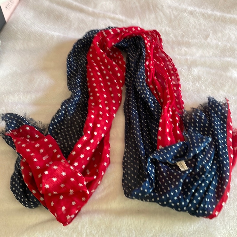 Scarf. 71”x28”